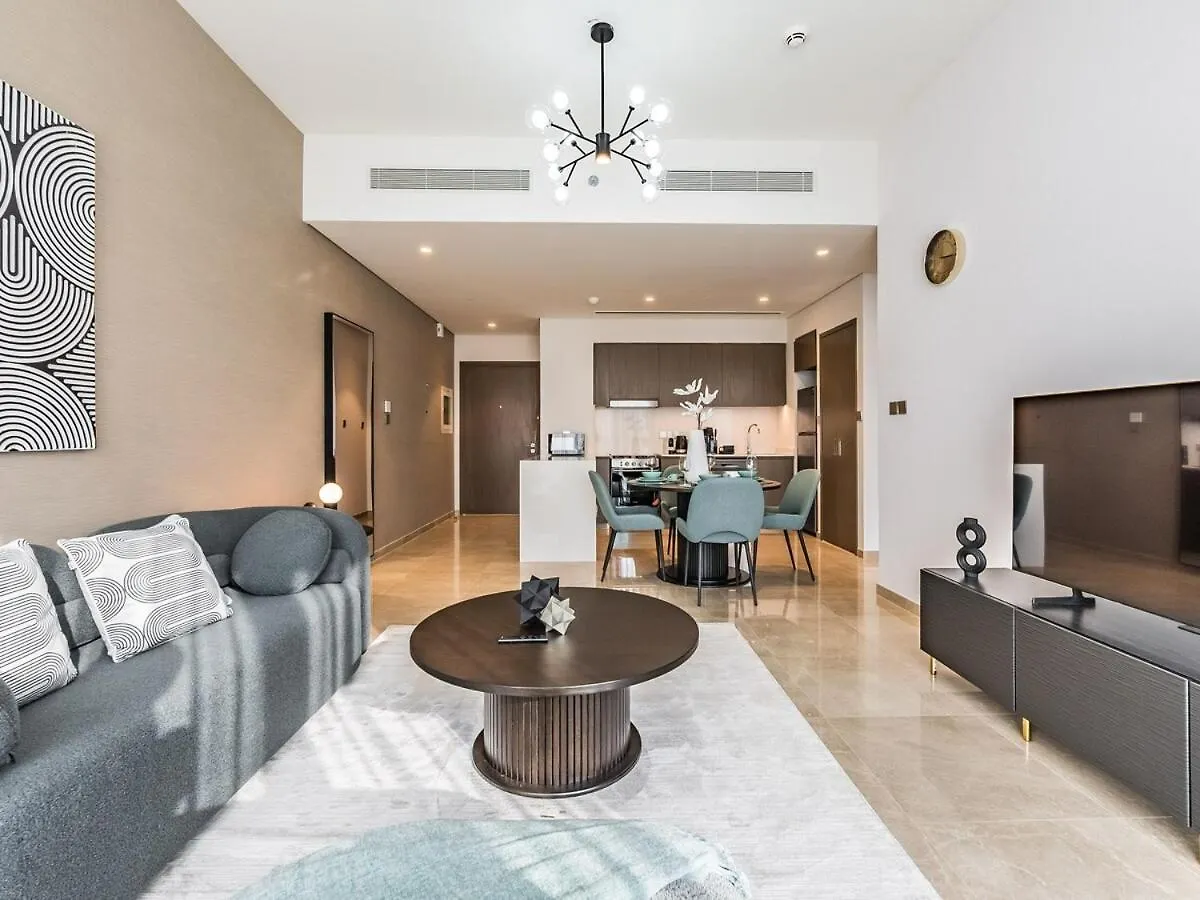 Апартаменты Newly Furnished 1Br - Grande Signature Residence Дубай ОАЭ
