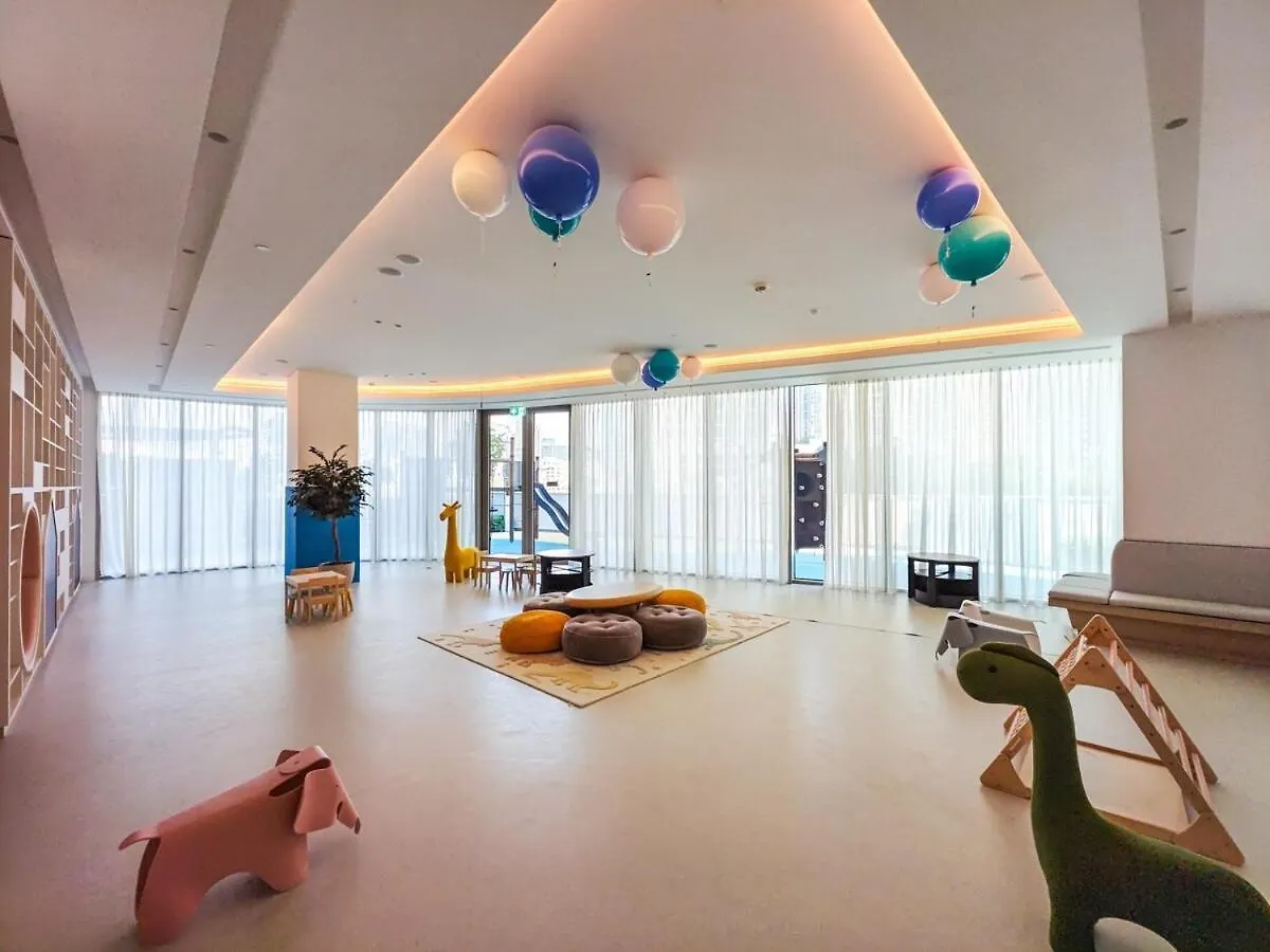 Newly Furnished 1Br - Grande Signature Residence Дубай