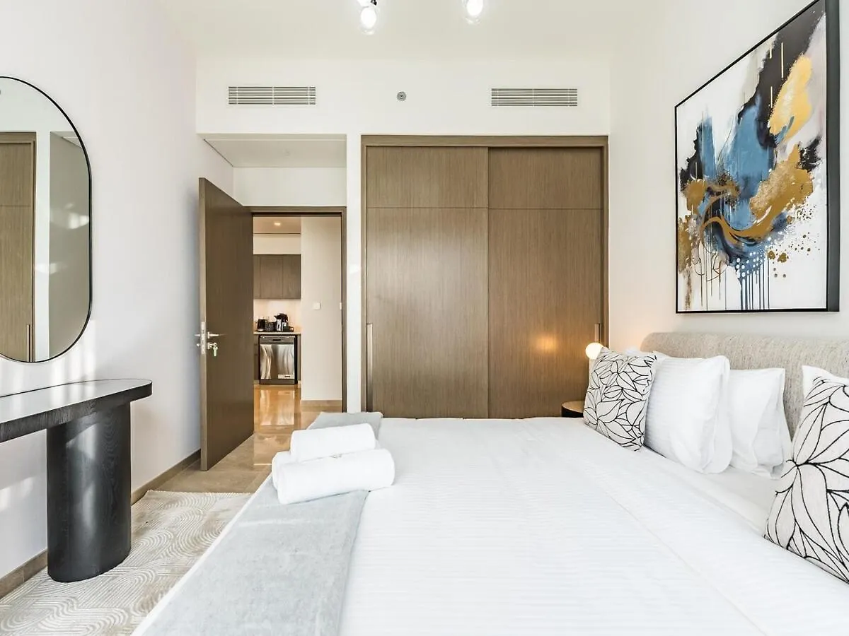 Newly Furnished 1Br - Grande Signature Residence Дубай 0*,  ОАЭ