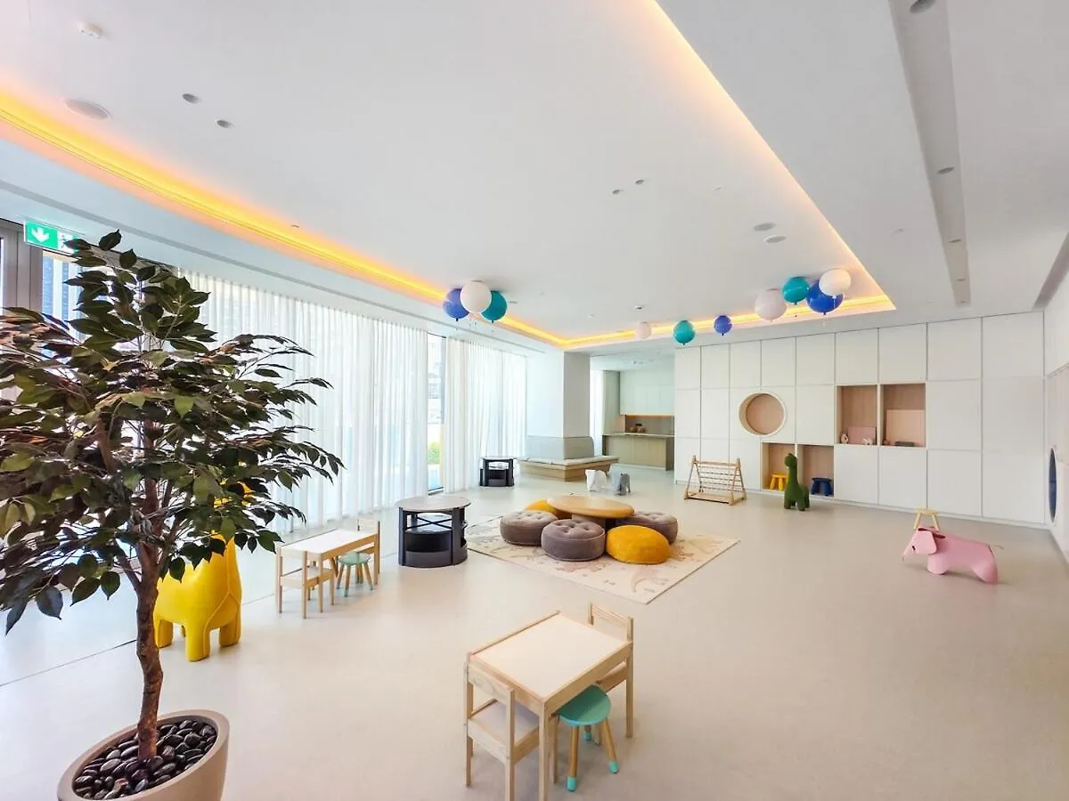 Апартаменты Newly Furnished 1Br - Grande Signature Residence Дубай ОАЭ