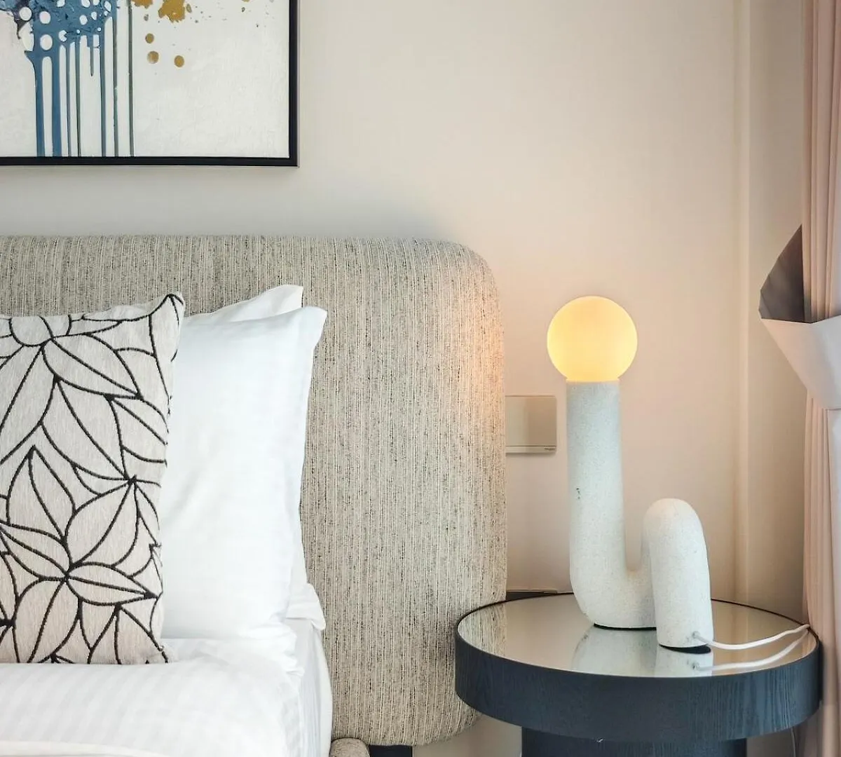 Апартаменты Newly Furnished 1Br - Grande Signature Residence Дубай ОАЭ