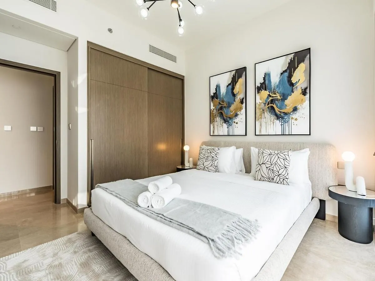 Newly Furnished 1Br - Grande Signature Residence Dubaj 0*,