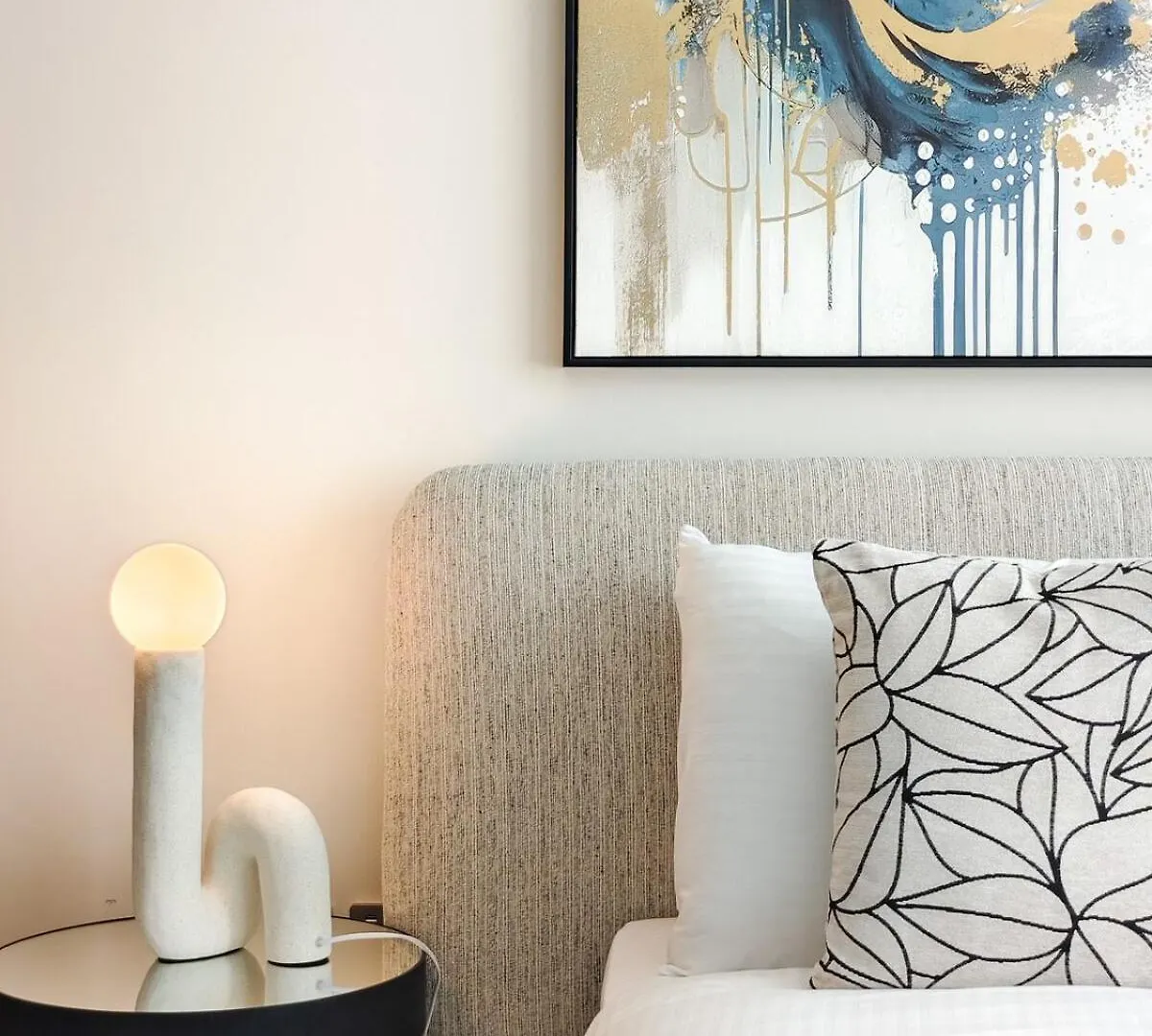 Newly Furnished 1Br - Grande Signature Residence Dubaj
